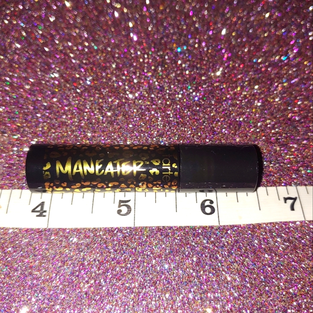 Maneater Mascara volume, length & curl Tarte